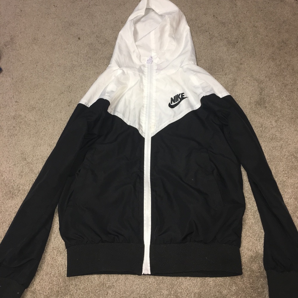 Black and white Nike lightweight jacket
